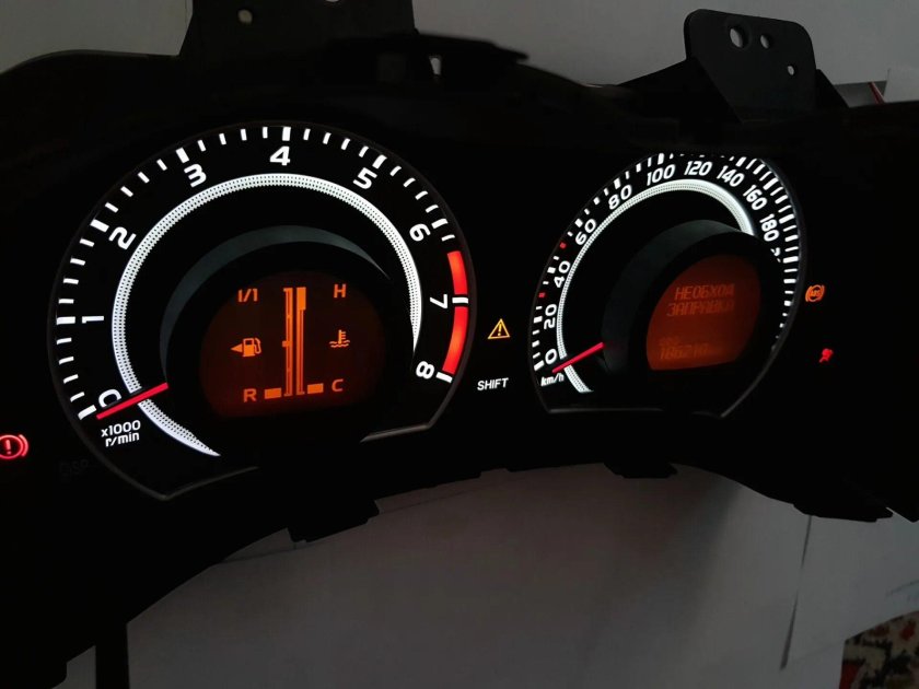 Приборная панель Тойота Королла 2007