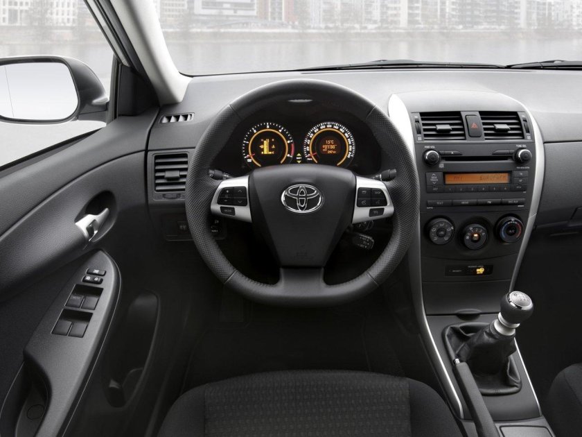 Toyota Corolla 2008 салон