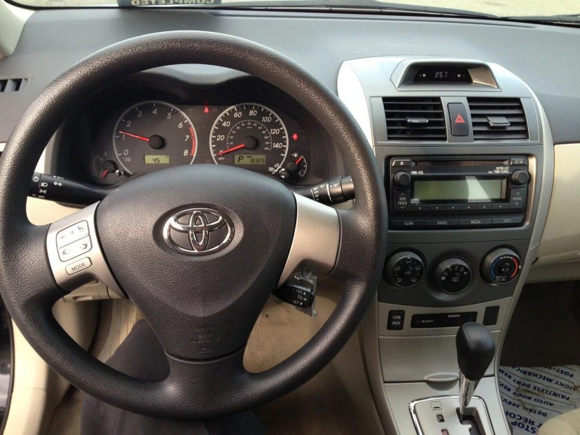 Corolla 2012 Interior
