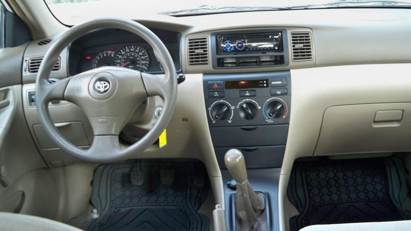 Toyota corolla 2004 interior