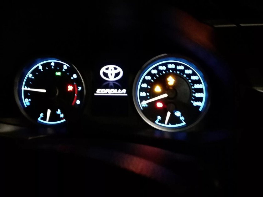 Тойота Королла е150 приборная панель