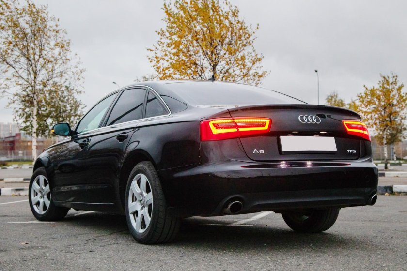 Ауди а 6 2011 года