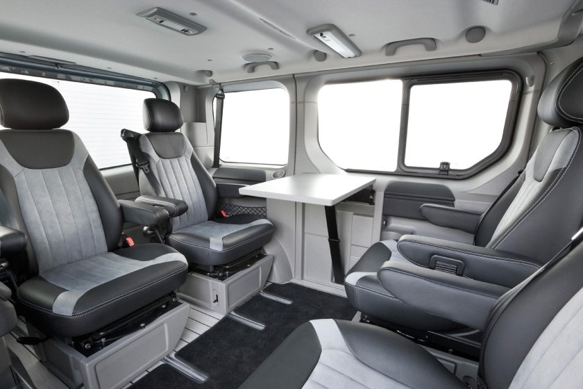 Микроавтобус Opel Vivaro