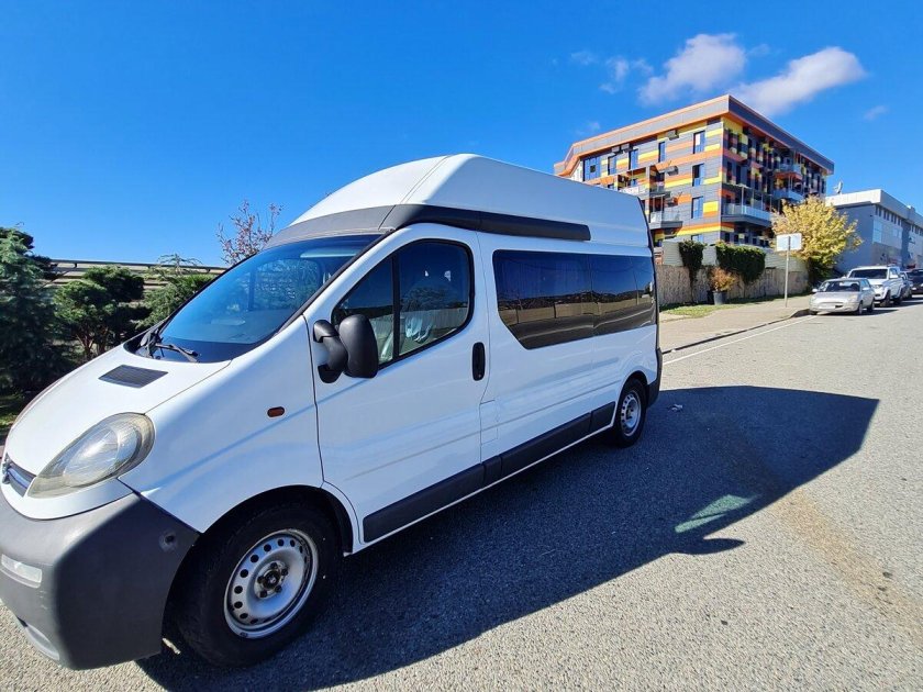 Опель виваро