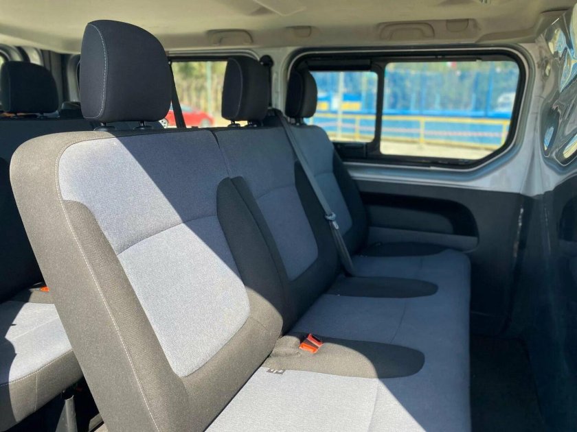 Опель Виваро салон