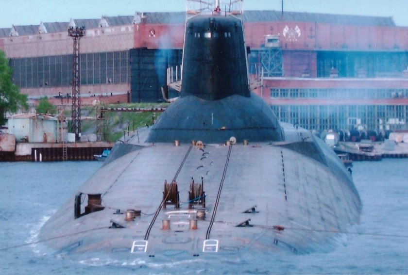 Атомная подводная лодка акула