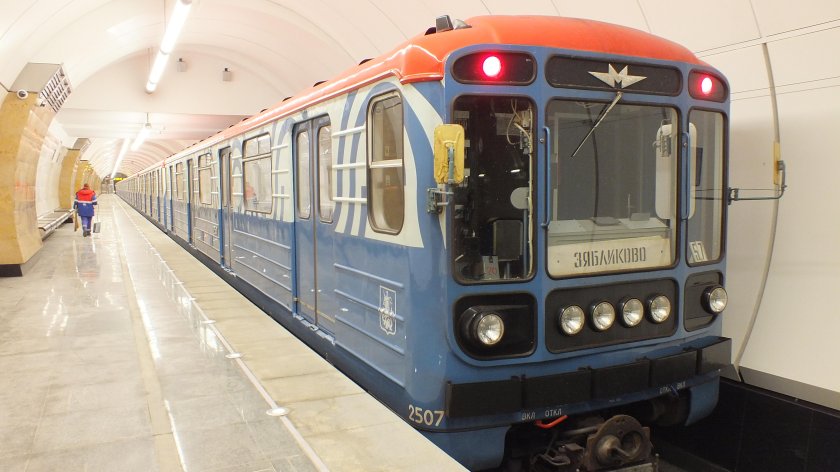Вагон метро москва