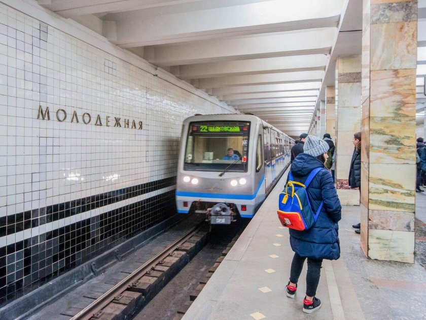 Поезд метро