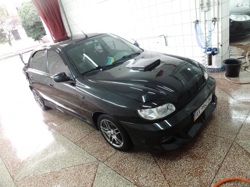 Чёрный Шевроле Ланос тюнингованный