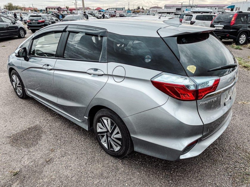 Honda Fit Shuttle 2017