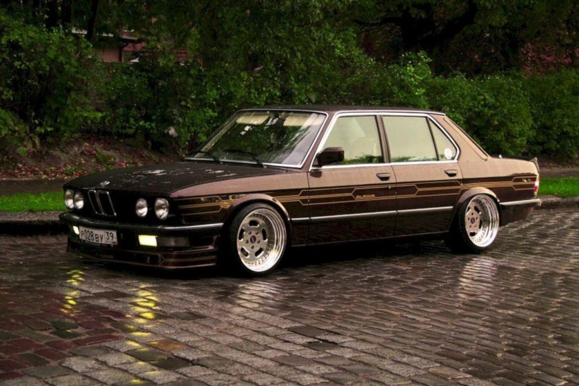 BMW 5 Series (e28)