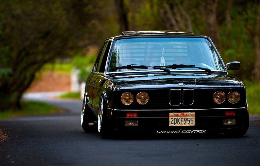 BMW e28 stance