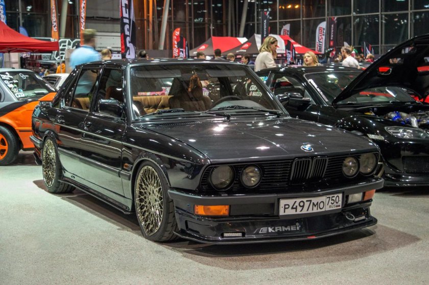 BMW 5 e28