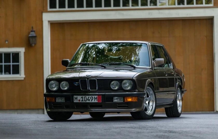 BMW 5 e28