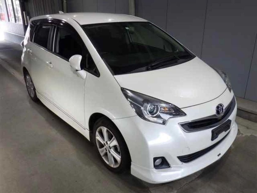 Тойота рактис 2011 года