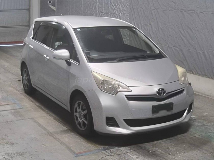 Тойота рактис 2015