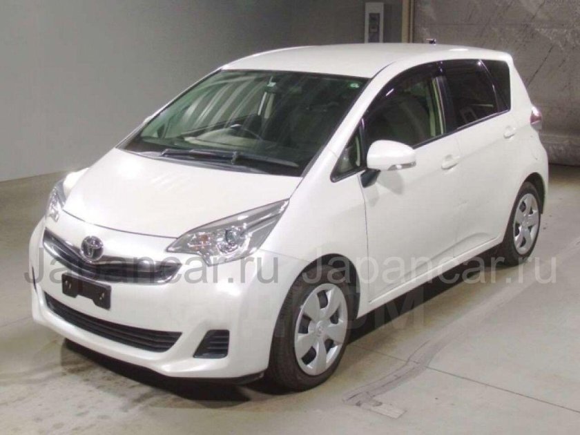 Toyota Ractis 2013