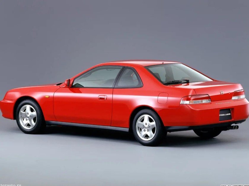 Машина Honda Prelude