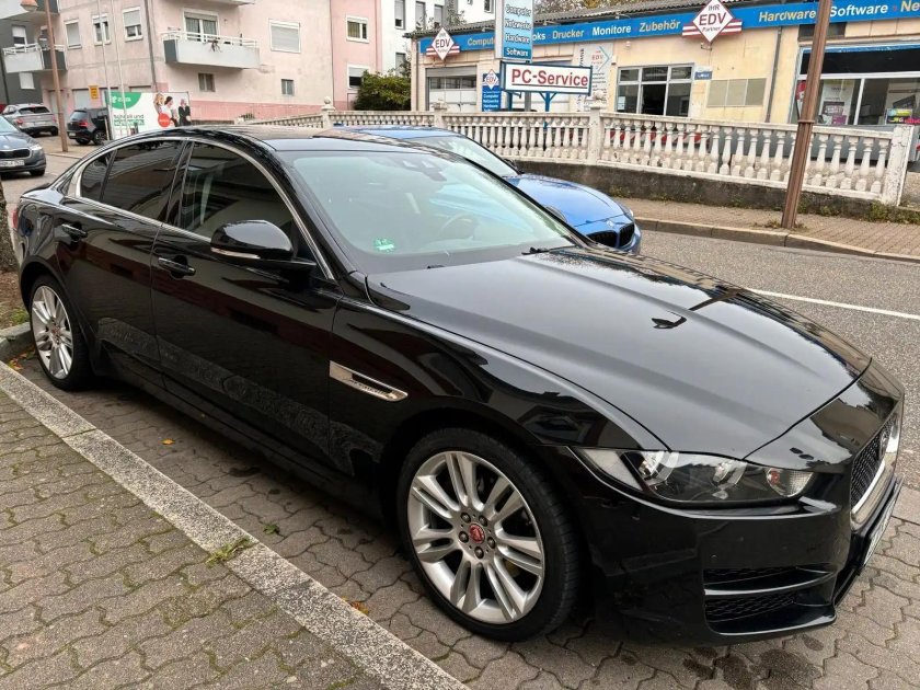 Jaguar xe 2015
