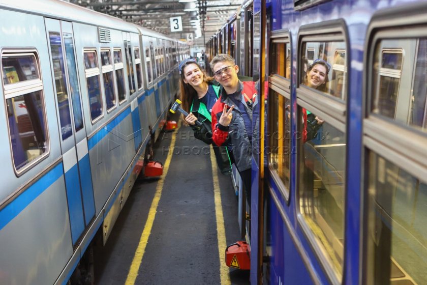 Поезда метро москва