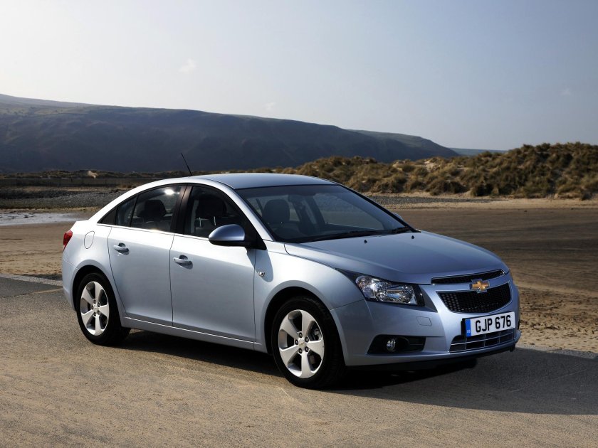 Chevrolet Cruze 2012 седан