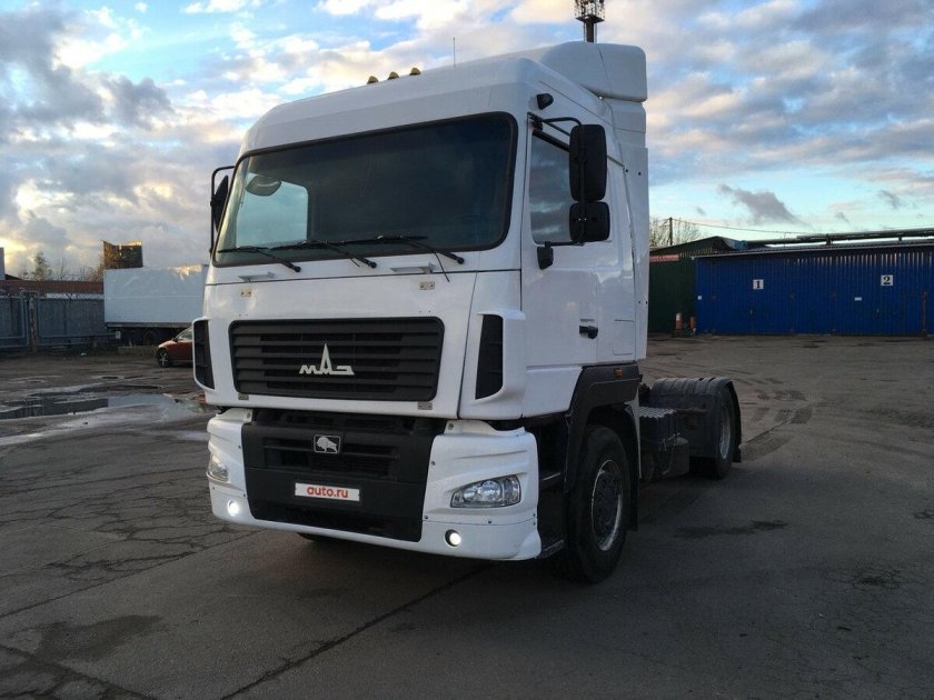 Тягач МАЗ 5440