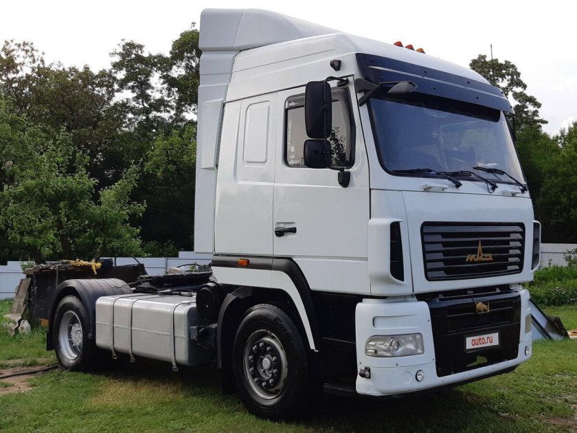 Тягач МАЗ 5440