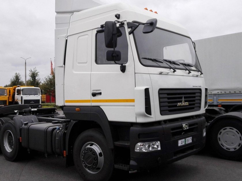 МАЗ 6430 белый