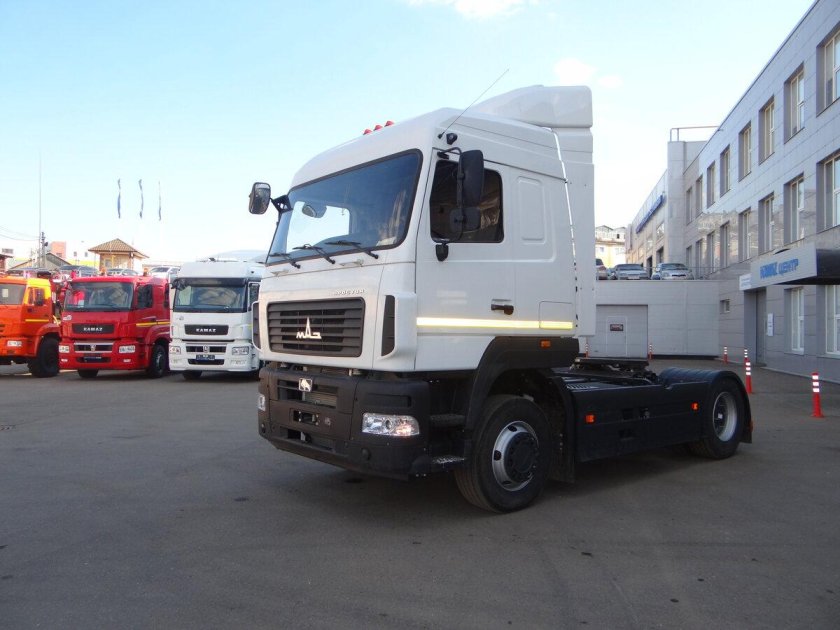 Тягач МАЗ 5440с9-520-031