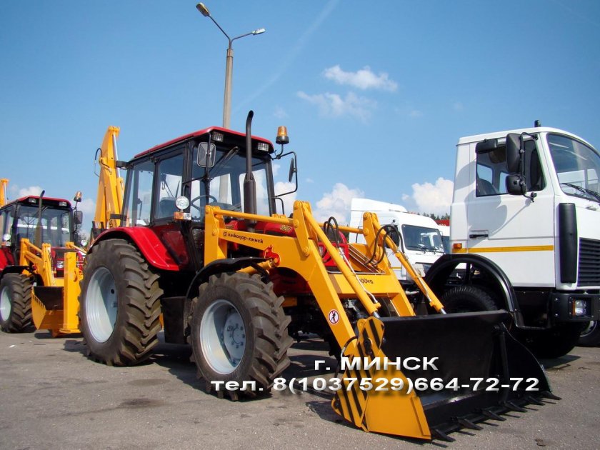 Экскаватор-погрузчик Амкодор 702ем-03