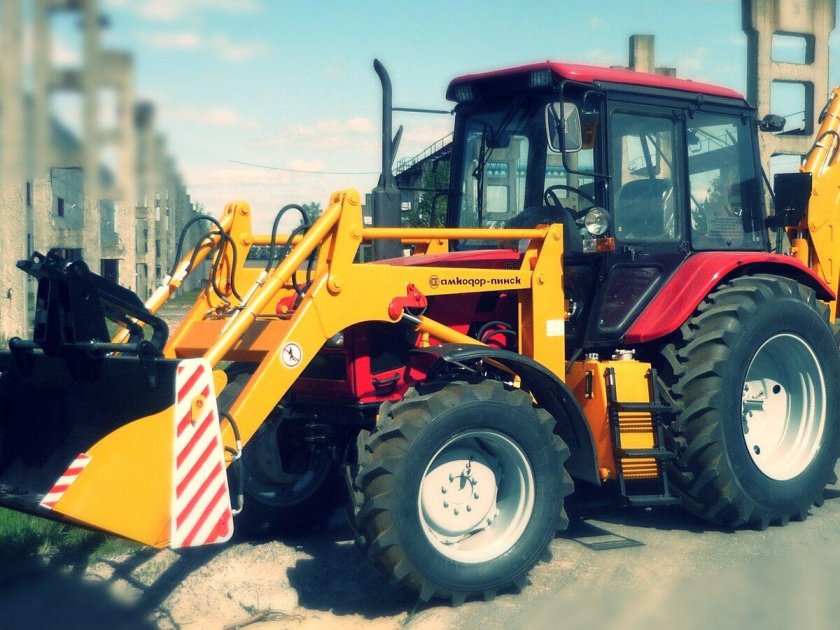 Экскаватор-погрузчик Амкодор 702ем-03