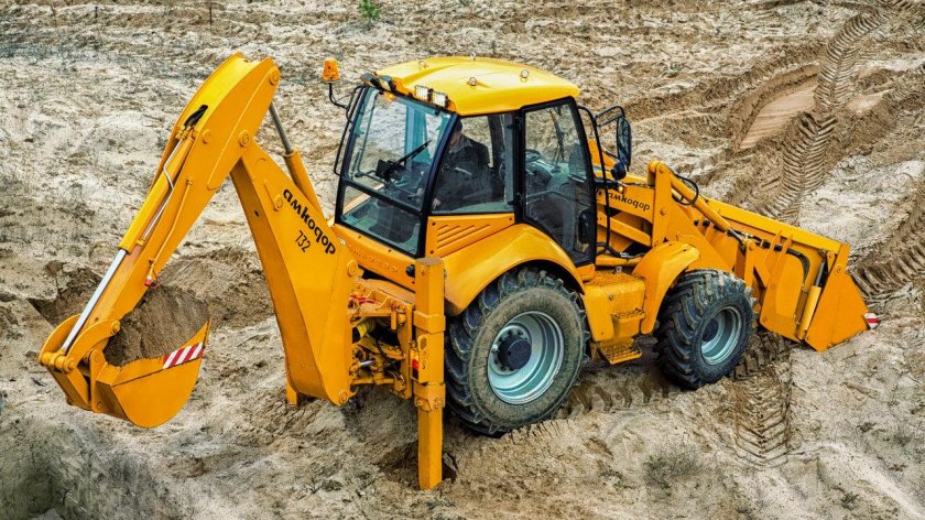 Экскаватор-погрузчик Амкодор 732