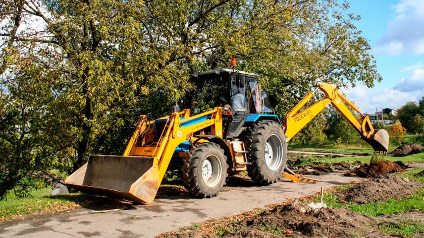 Экскаватор-погрузчик Амкодор 702еа