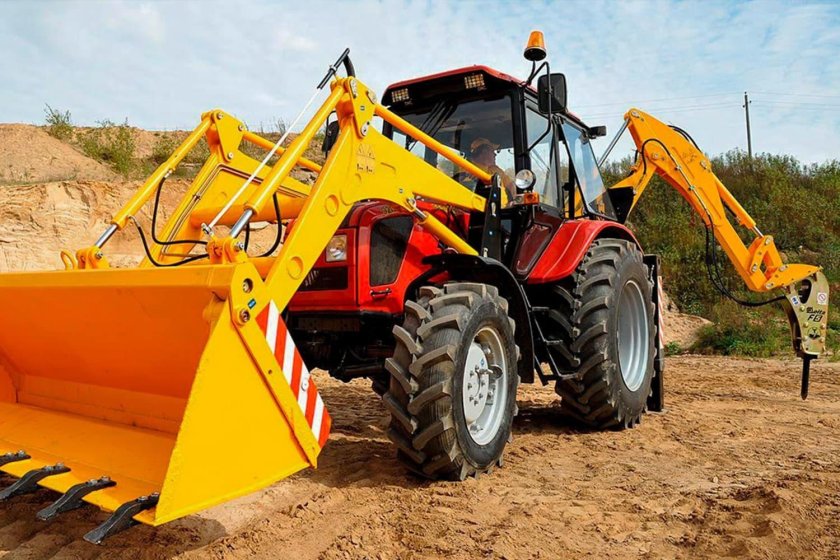 Экскаватор-погрузчик Амкодор 702ем-03