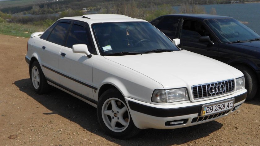 Ауди 80 б4 белая