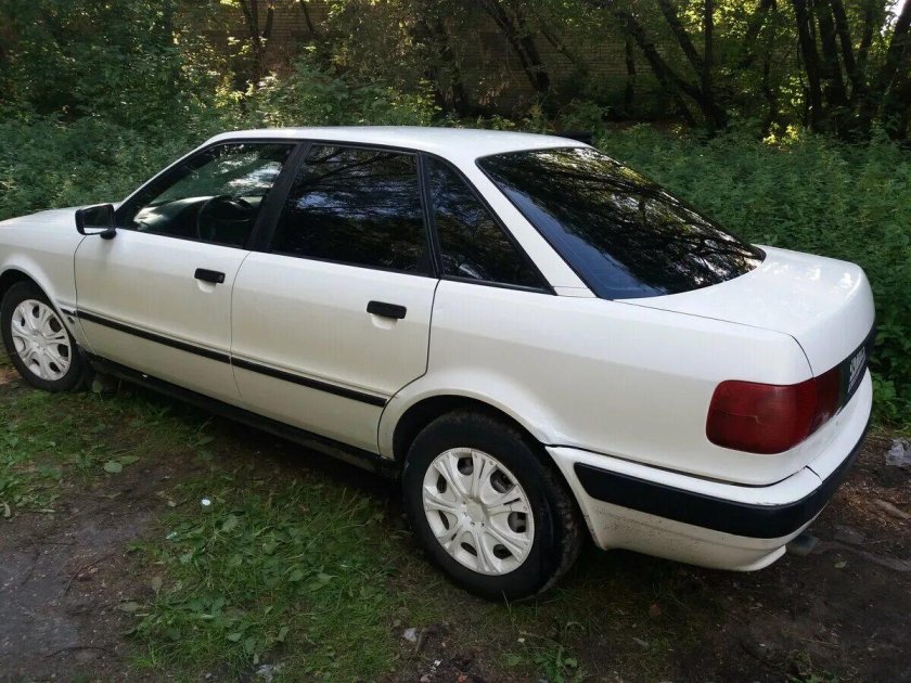 Ауди 80 белая
