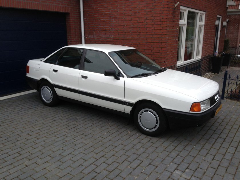 Ауди 80 белая