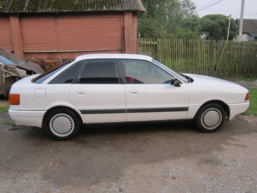Ауди 80 белая
