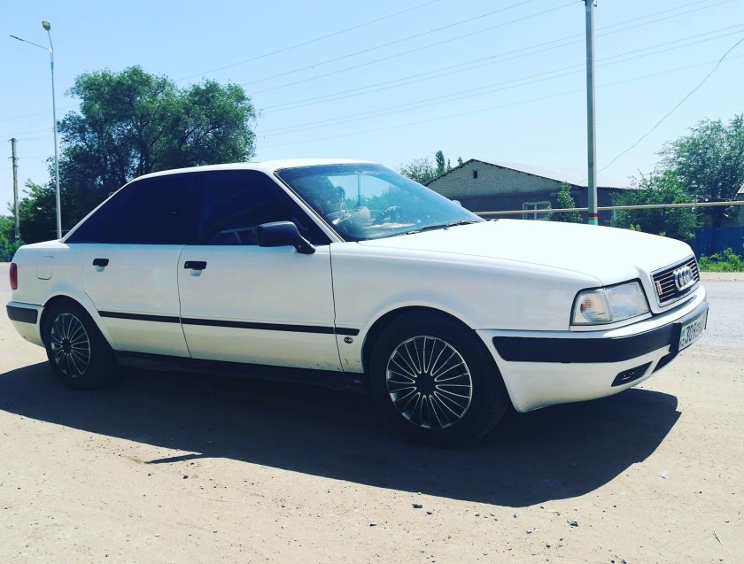 Ауди 80 b3 белая