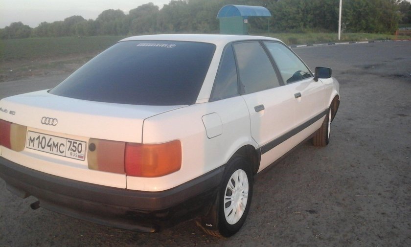 Ауди 80 белая
