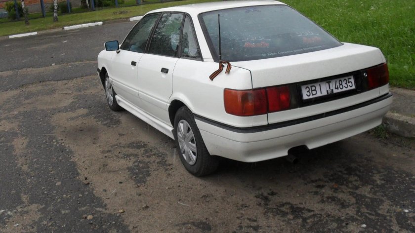 Audi 80 белая
