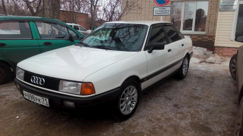 Audi 80 белая