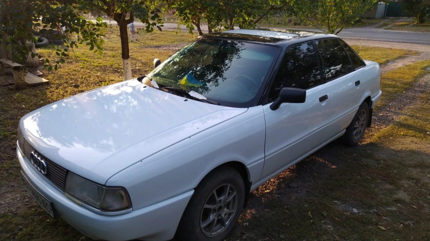 Ауди 80 белая