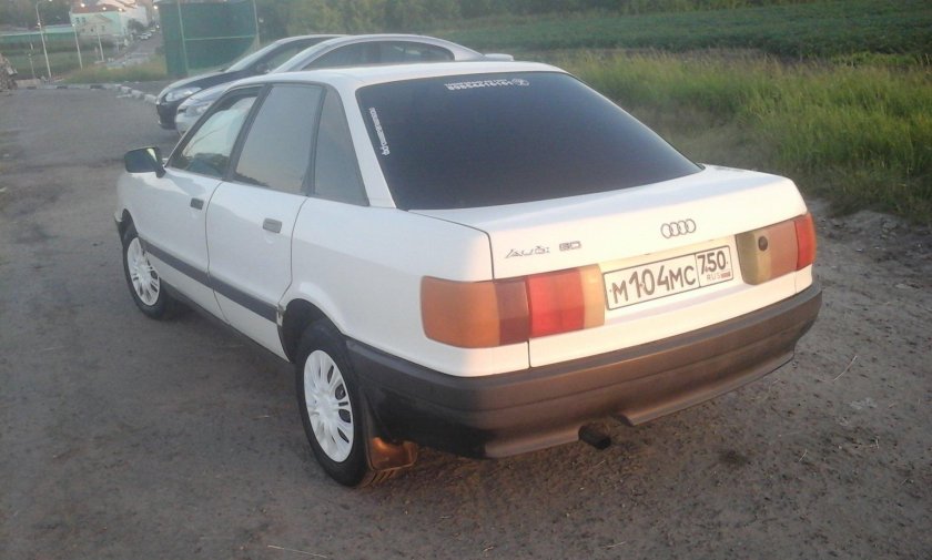 Ауди 80 белая
