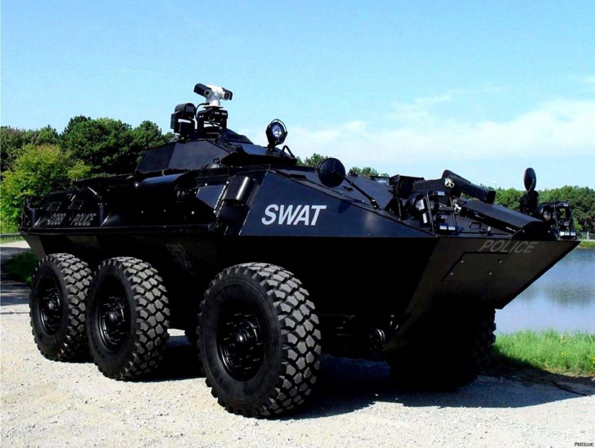 Броневик SWAT