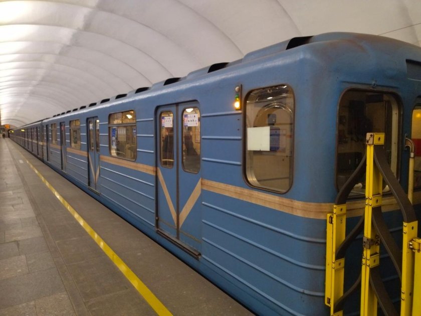 Вагон метро