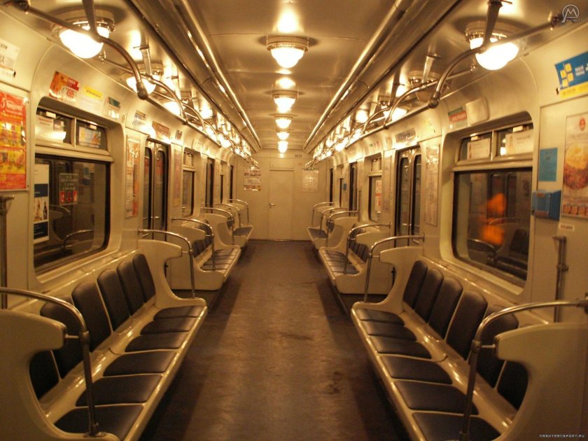 Вагон метро ЕМА 502