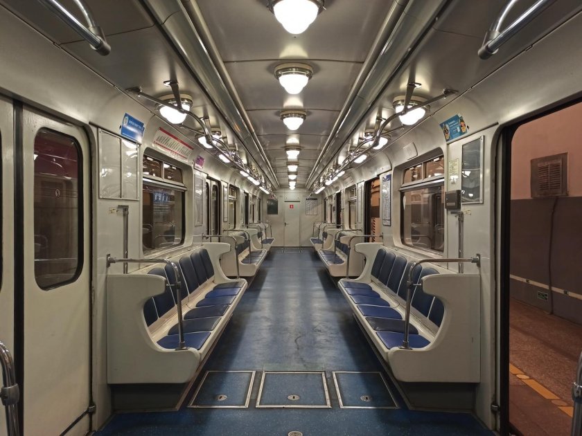 Метровагон ЕМА 502