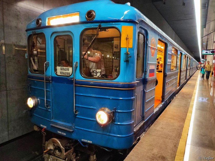 Вагон метро типа еж 3