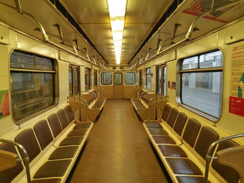 Вагон метро ем 508т